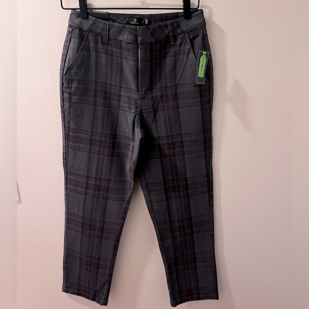 VOLCOM HIGH RISE. ANKLE FIT PANTS